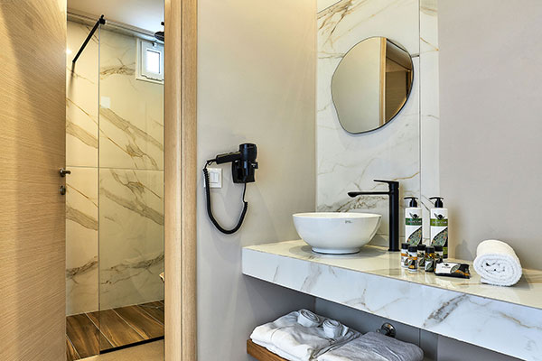 Deluxe Double Room with Jacuzzi at Lotus Rise Adults Only Hotel 